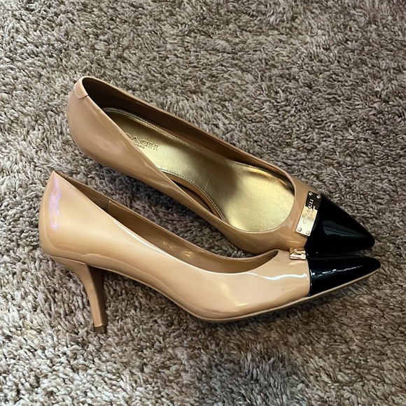 Coach Pumps Size 8B 2 1/2 Inch Heel - Picture 2 of 5